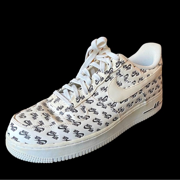 Nike Air Force 1 Low All Over Logo Shoe - Picture 4 of 7